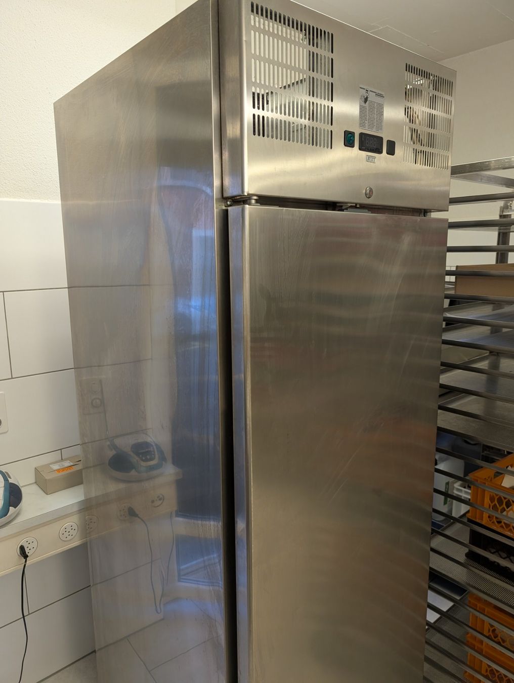 Congelatori: Gefrierschrank Edelstahl Gastro – Usato da Bassersdorf venduto da roman 1