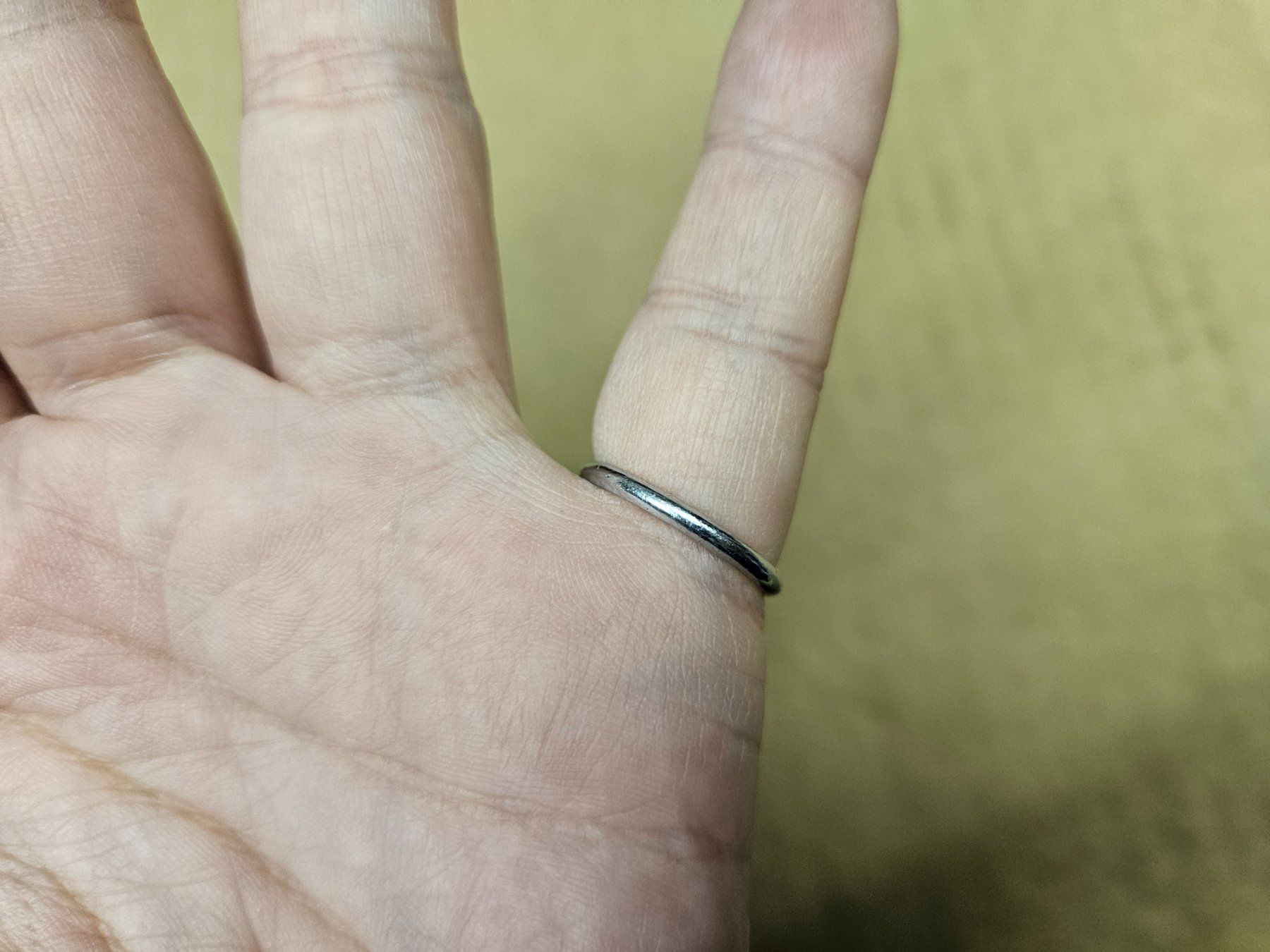 Anelli: Anello con grande strass – Usato da Melano venduto da H-Sara 3
