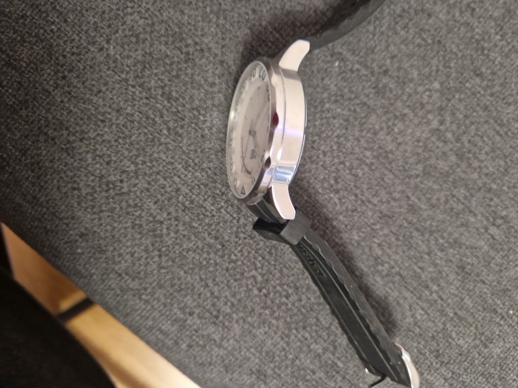 Orologi: CAT Herren Armbanduhr -Silicon – Nuovo (secondo la descrizione) da Glattbrugg venduto da hap_8w8v 4
