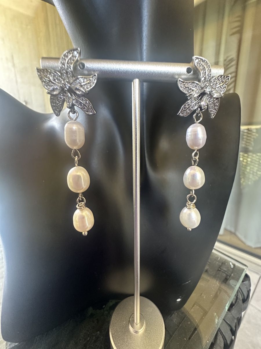 Orecchini pendenti & Orecchini a lobo: Elegante Ohrringe Blumen-Design mit Perlen, funkelnde Steine – Nuovo e nell'imballaggio originale da Kriens venduto da Hortensie6 2
