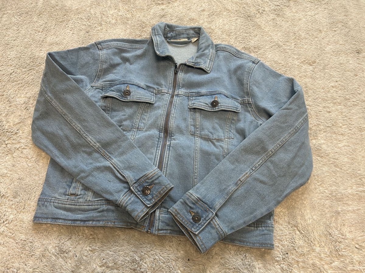 Vestes: Jeansjacke – Neuf (Voir description) à Staad SG par cla_q9nm