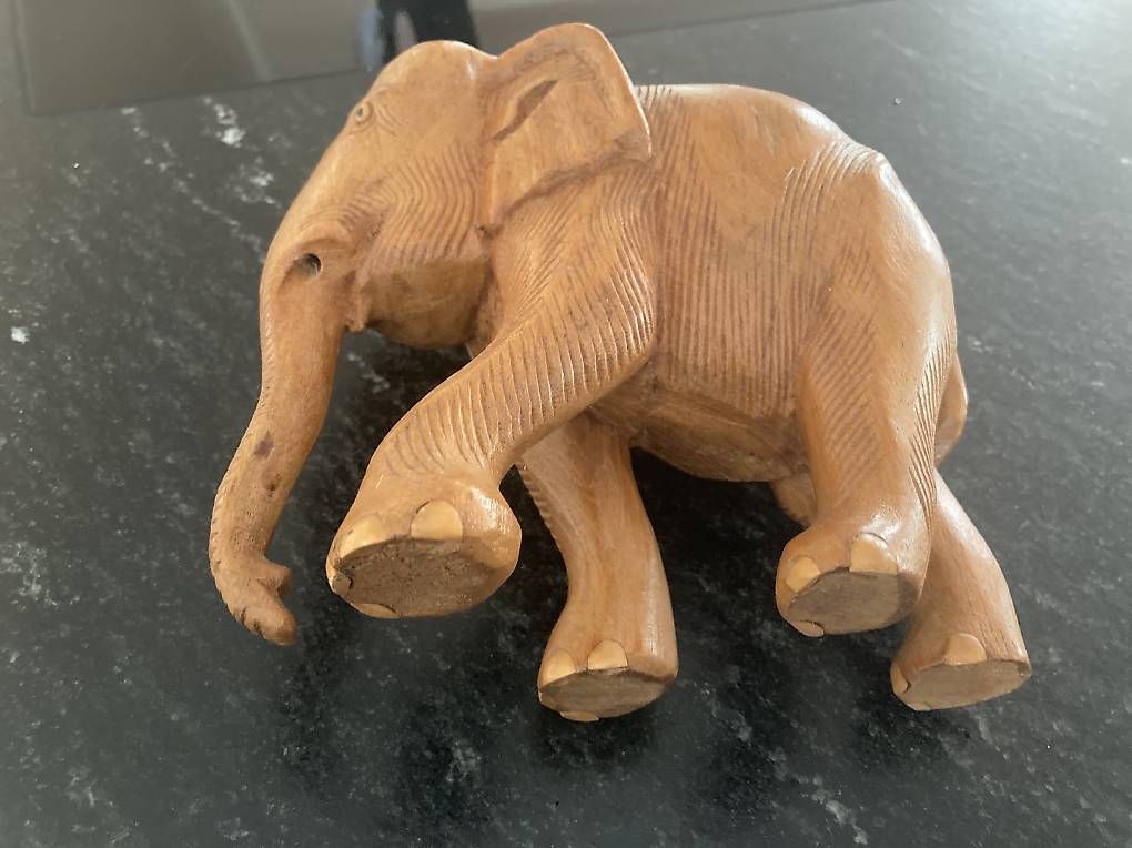 Statuette: Holz Elefant – Usato da Staad SG venduto da gab_7dr9 2