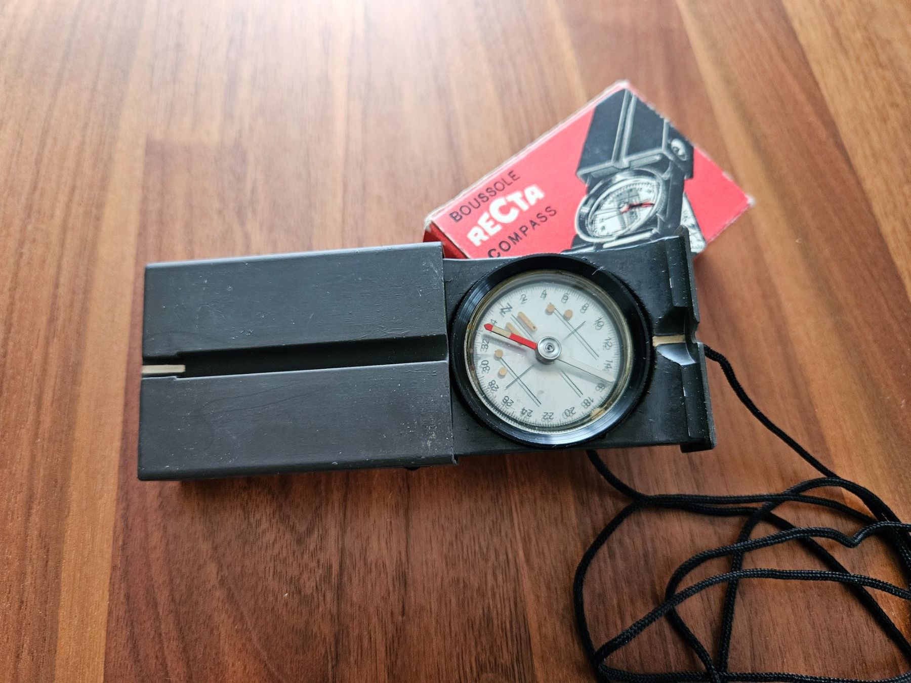 Recta GPS & Messgeräte: Recta Kompass mit Originalverpackung, gebraucht – Gebraucht aus Untervaz von FullFlap777 1