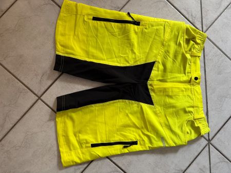 Veloshorts gelb-schwarz Grösse XL, neu