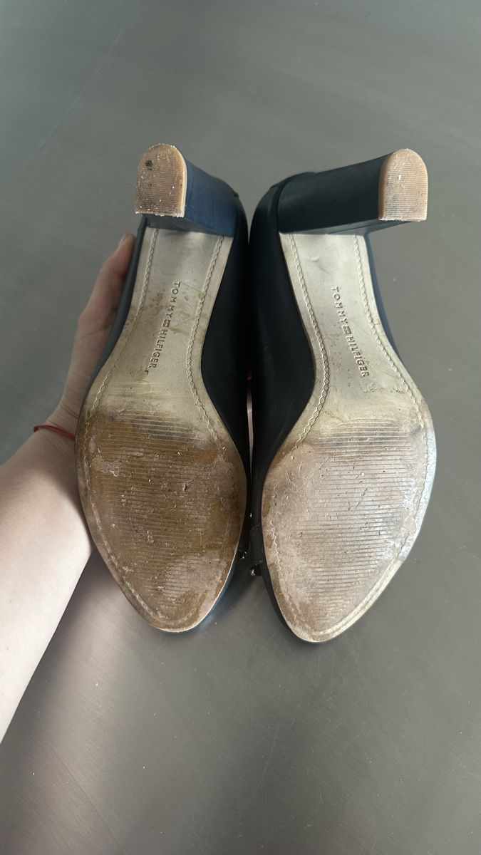 Tommy Hilfiger Damenschuhe: Dunkelblaue Tommy Hilfiger Pumps Gr. 38 – Gebraucht aus Zürich von zue_b7gf 4
