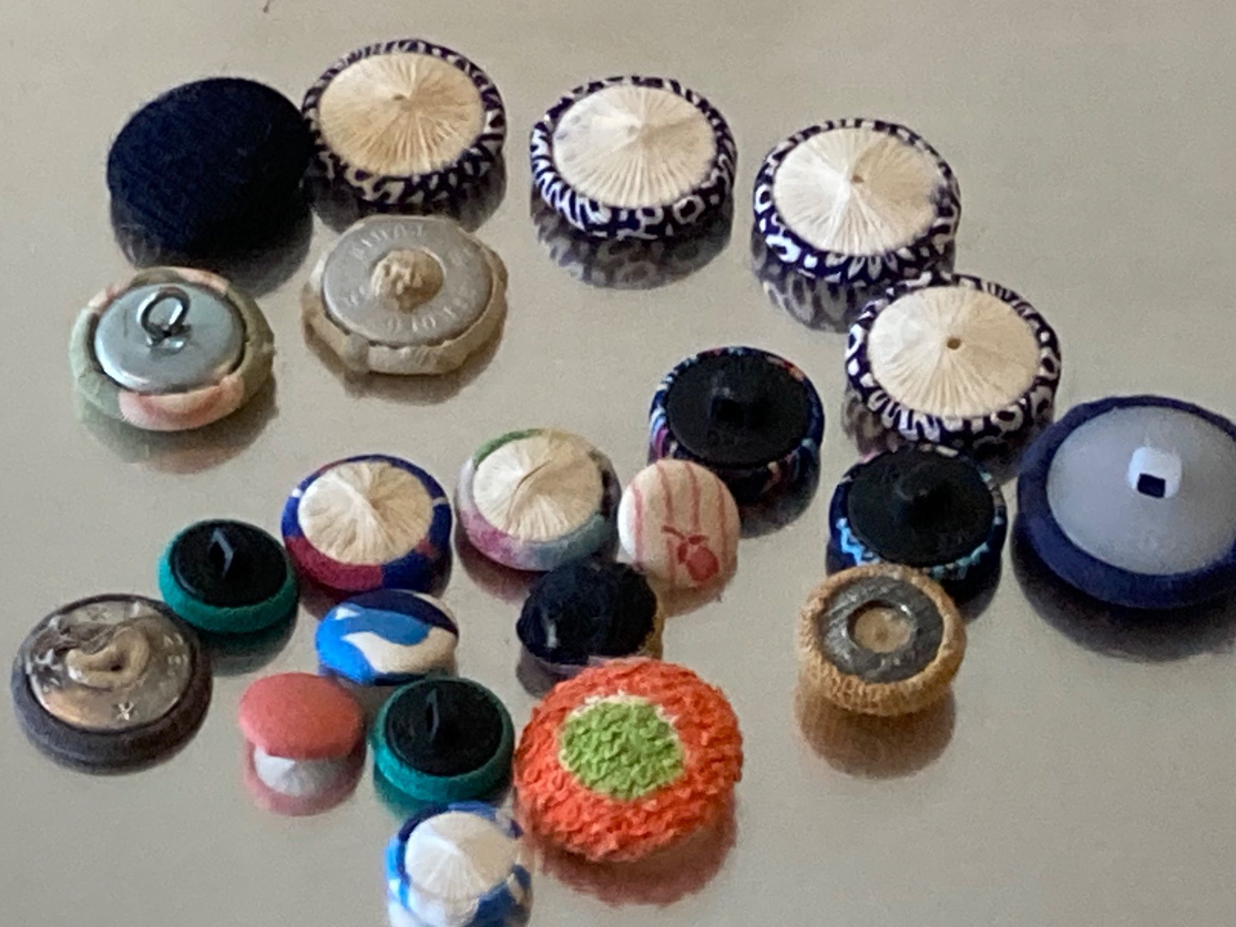 Bottoni: Boutons recouverts tissu vintage – Usato da Marly venduto da Antigona71 1