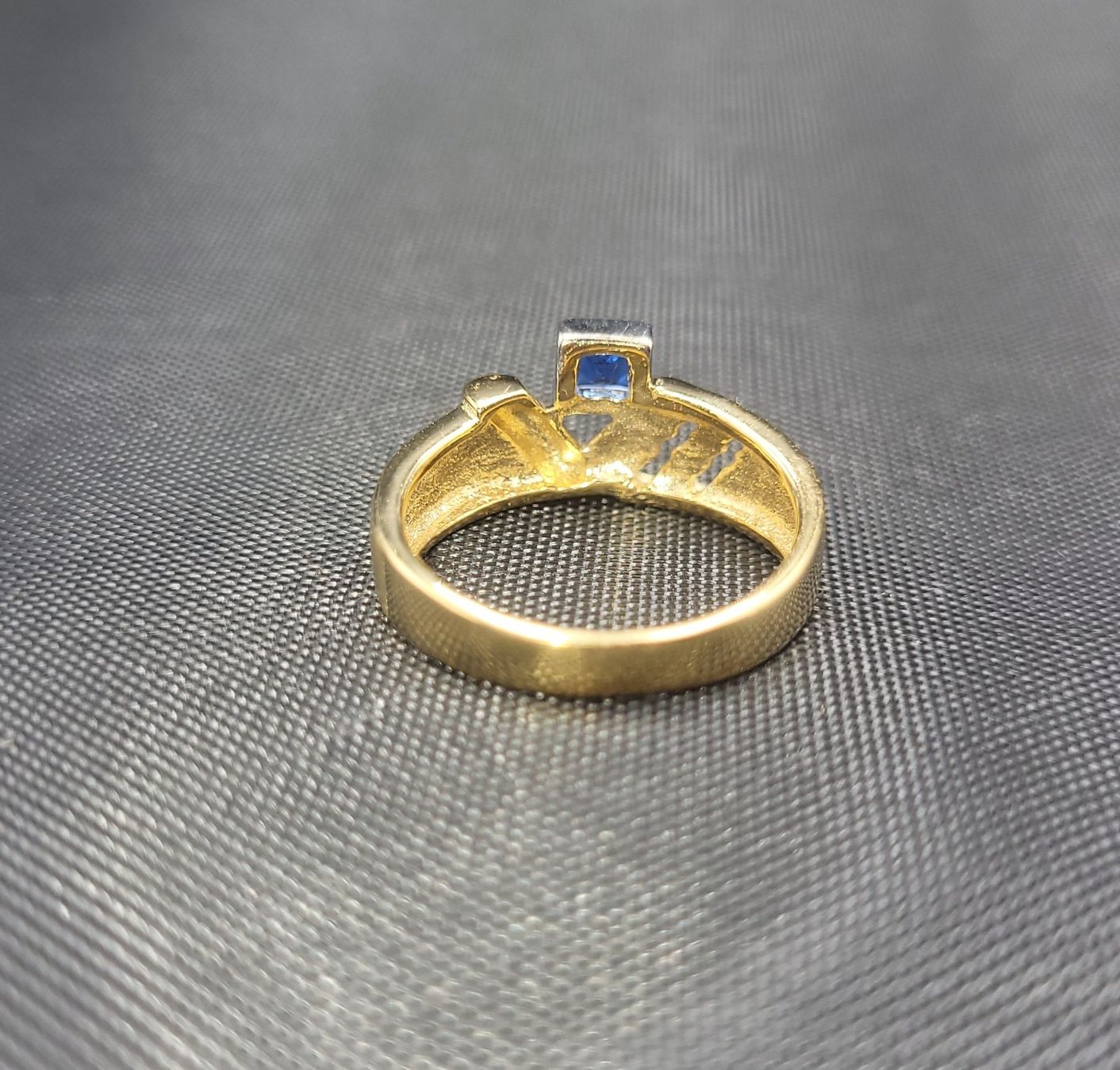 Ringe: 18 Karat 750 Gold Ring Mit Saphir – Gebraucht aus Wald ZH von Dasilver 2