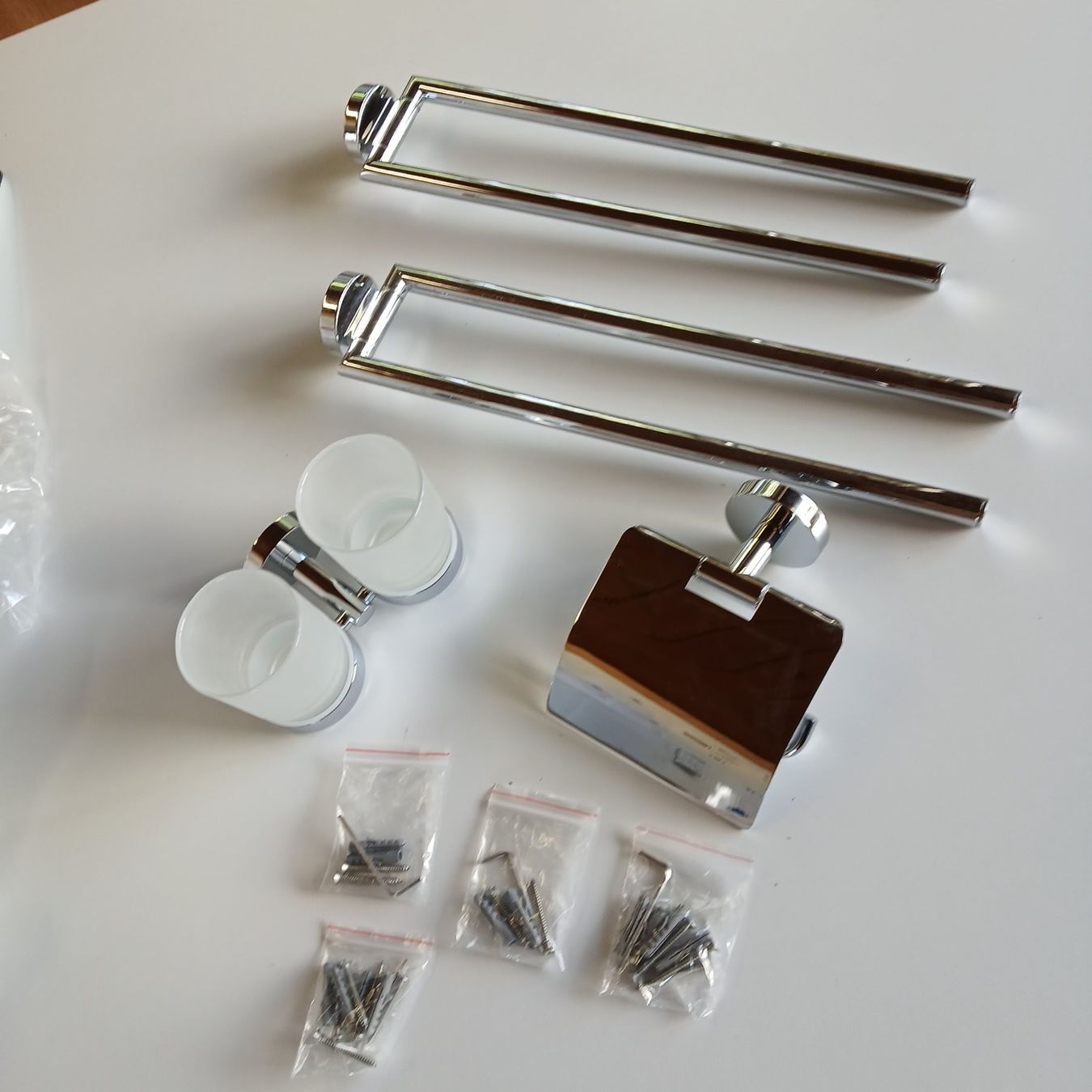WC: Badezimmer Set Chrom Halterungen – Usato da Safenwil venduto da SilverDesign