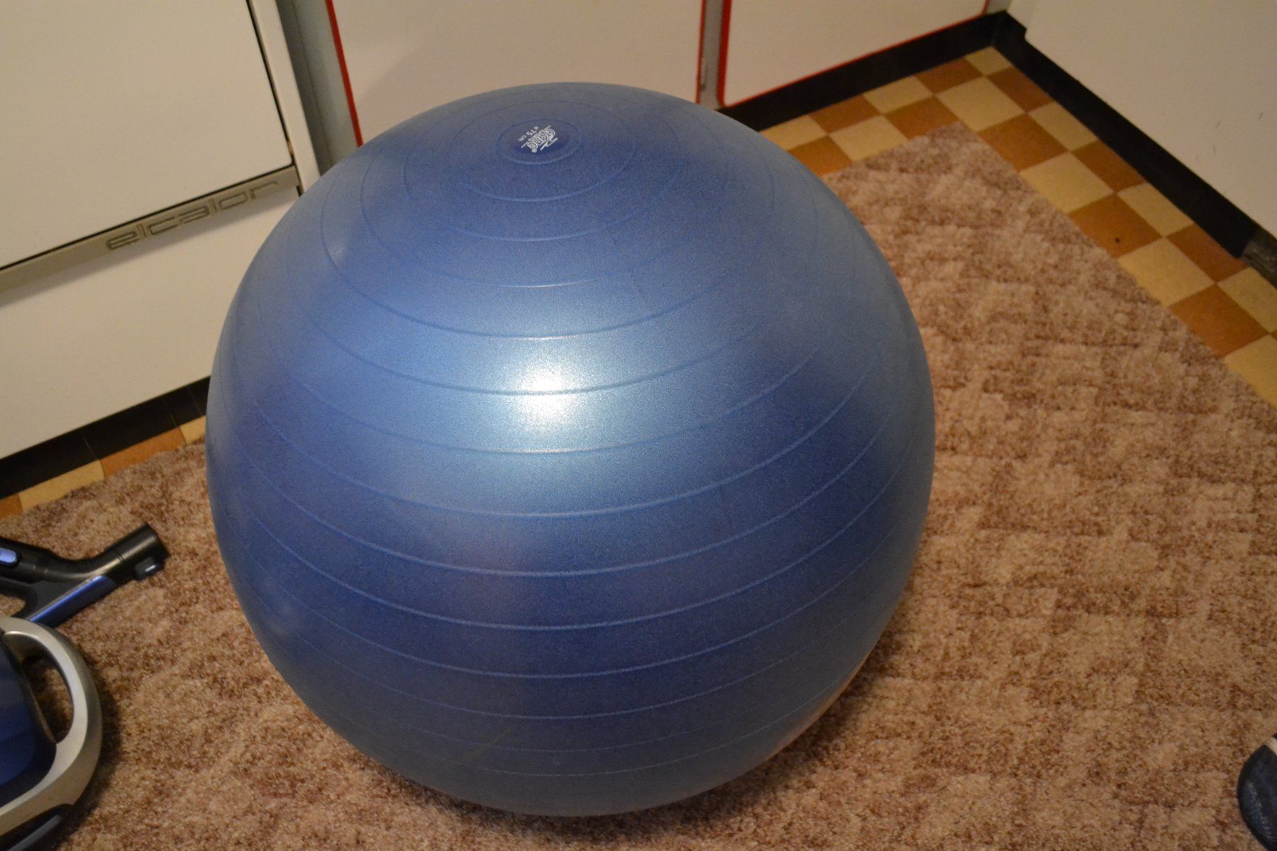 Palloni: Sitzball oder Gymnastikball 75cm Durchmesser – Usato da Beinwil am See venduto da kajak55