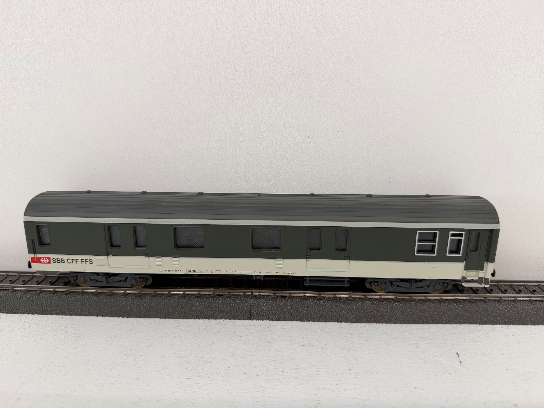 Lima Modelleisenbahnen: Lima 309365 SBB Gepäckwagen – Gebraucht aus Büsserach von ModellbahnDepot 2