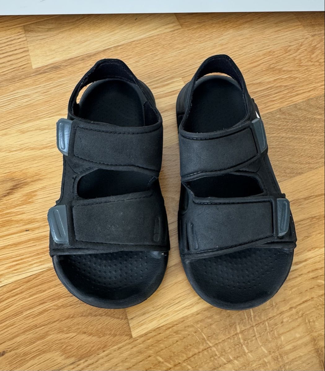 Adidas Scarpe per ragazzi: Adidas Sandalen Gr. 28 – Usato da Flumenthal venduto da Krajan 4