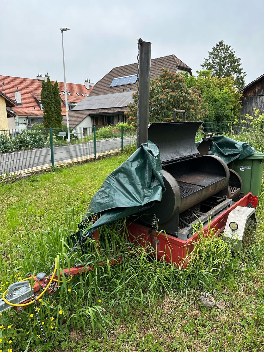 Griglie: Grosser Custom BBQ Offset Smoker Anhänger – Usato da Mumpf venduto da Aussipeter