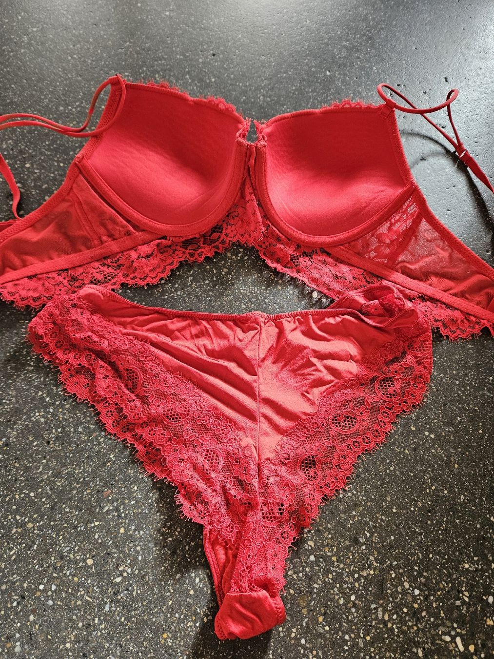 Altra biancheria intima: Neuwertiges, rotes Dessous-Set mit Spitze S/M – Usato da Anwil venduto da tamoos 1