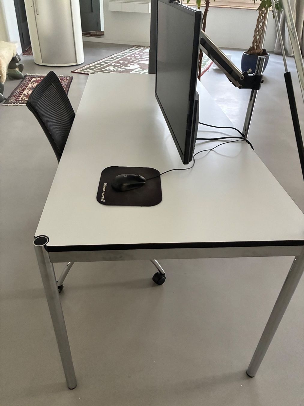Bureaux: USM Haller Tisch, weissTop Zustand! – D'occasion à Freienbach par Elenaheinz 1
