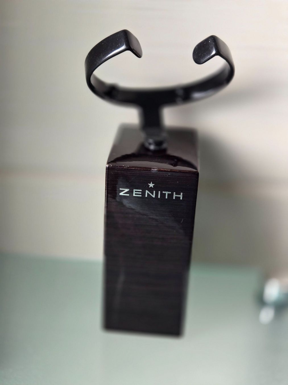Altri accessori per orologi: Zenith Uhrenständer – Usato da Chabrey venduto da Horology 1