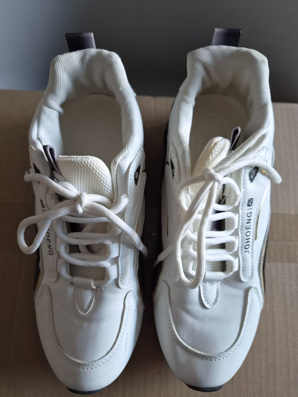 Scarpe da donna: JOHOENG Sneaker Weiss Schwarz Grösse 40 – Usato da Zürich venduto da Citalo 2