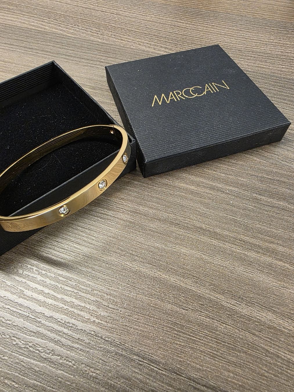 Marc Cain Bracciali & Braccialetti: Marccain Armreif Gold mit Steinen - NEU – Nuovo e nell'imballaggio originale da Tuggen venduto da Emlui 1
