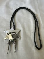Bolo Krawatte Sheriff Stern silberfarben verstellbar Leder