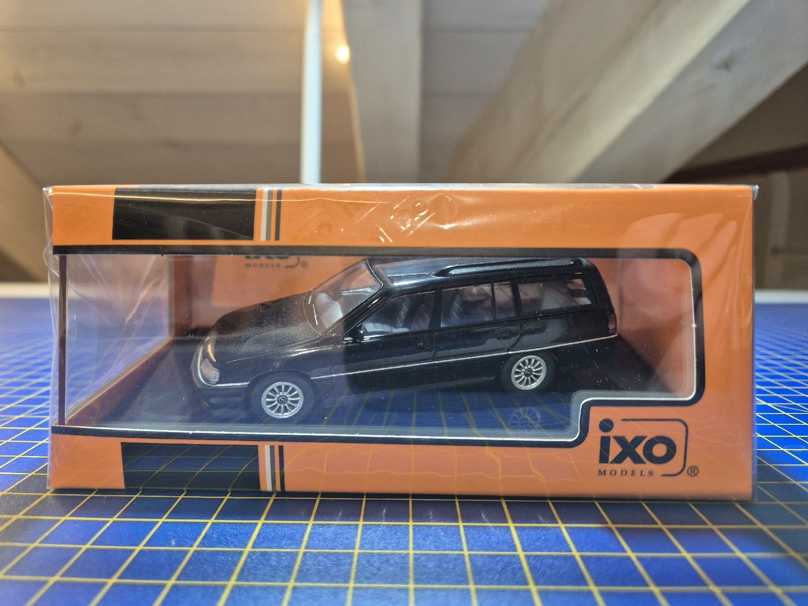 Opel Modellini d'auto: Opel Omega A2 Caravan 1:43 – Nuovo e nell'imballaggio originale da Lachen SZ venduto da bow_wdl9