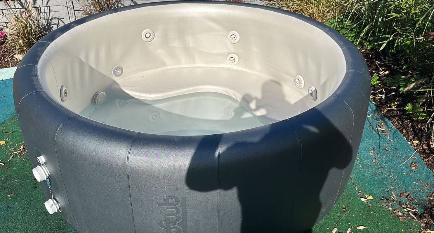 Softub Whirlpool: Softub Poseidon Graphite Jahrgang 2024 – Nuovo (secondo la descrizione) da Schongau venduto da CactusSoftSider 2