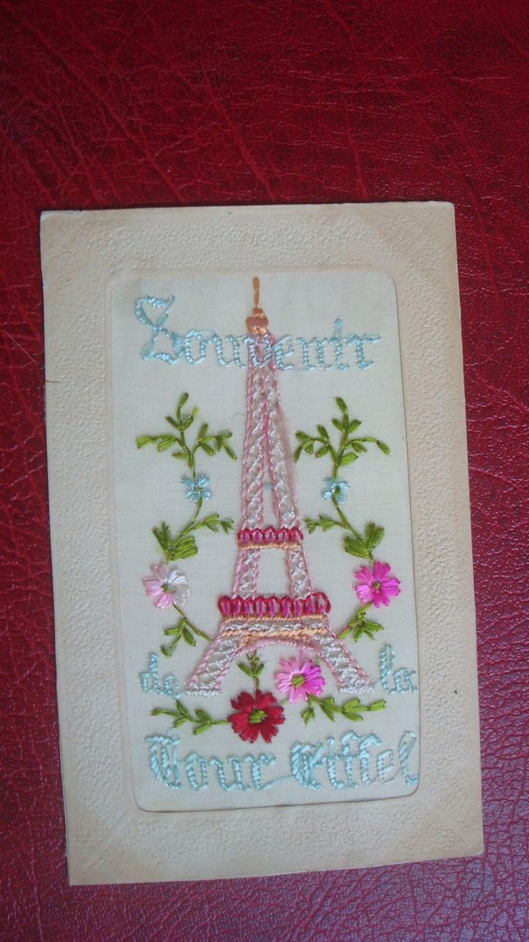 Cartoline postali: Antike Postkarte bestickt "Souvenir Tour Eiffel" – Usato da Münchenstein venduto da Pesci6