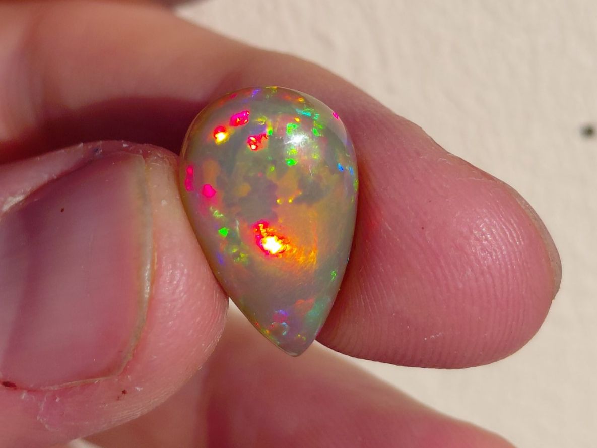 Pietre preziose: Sublime Welo Opal Top Cutting – Usato da Bévilard venduto da Yougems 1