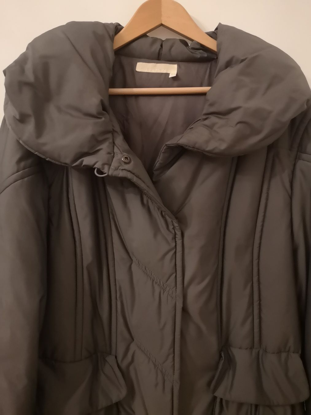 Cappotti: Winter-Mantel grau Gr. 46 - Spendenaktion – Nuovo (secondo la descrizione) da Unterkulm venduto da Beljasch