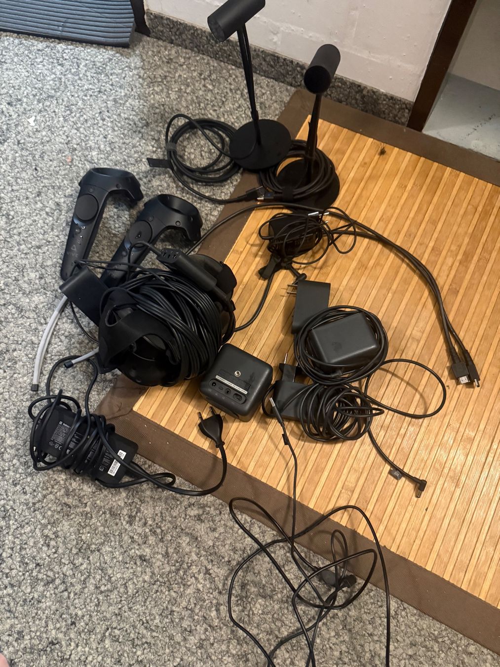 Casco VR: Ocululs Rift VR System mit Zubehör – Difettoso da Dietlikon venduto da NESFEVER 1