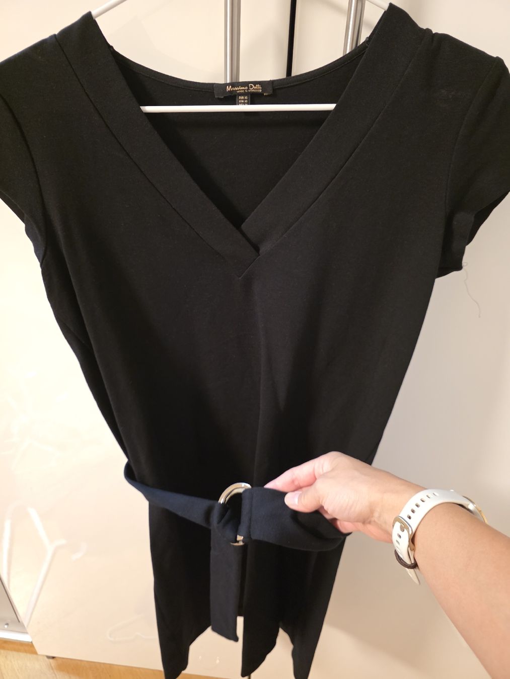 Massimo Dutti Robes: Black Massimo Dutti dress  – D'occasion à Zürich par lit_n7pb 1