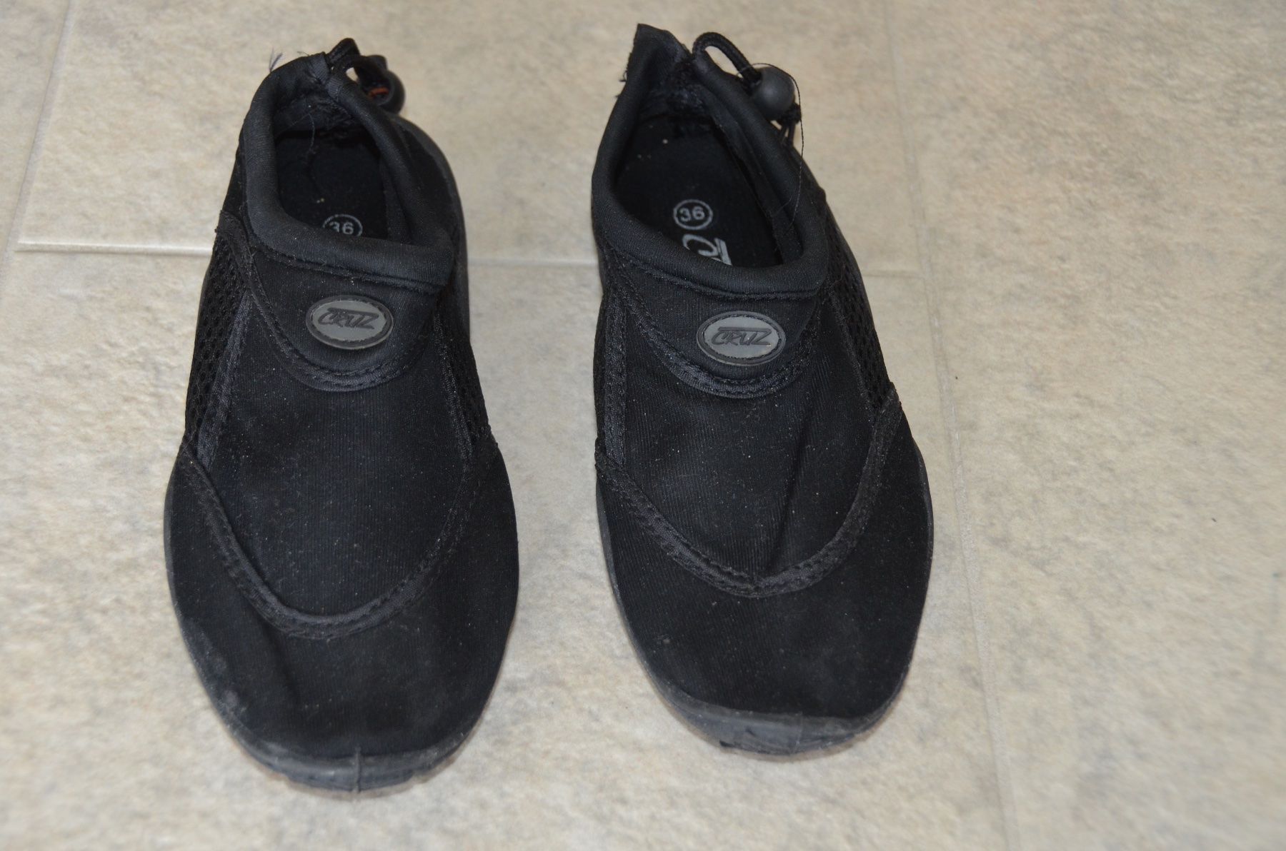 Scarpe da uomo: Cruz Badeschuhe/Schnorchelschuhe Grösse 36 – Usato da Schleinikon venduto da kissa07