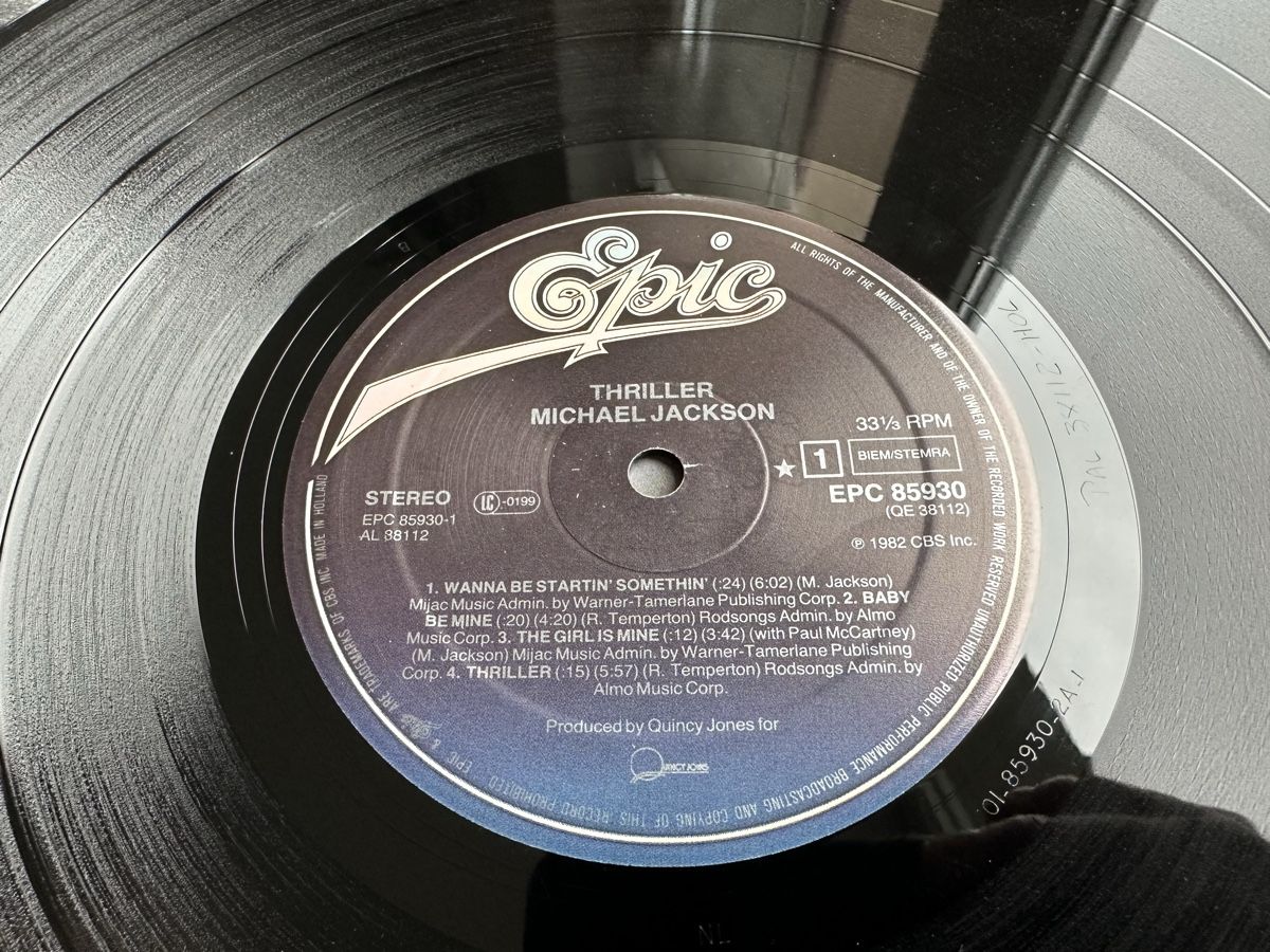 Dischi in vinile: Michael Jackson Thriller Vinyl - Rare! – Usato da Chapelle (Glâne) venduto da DrRoach 3
