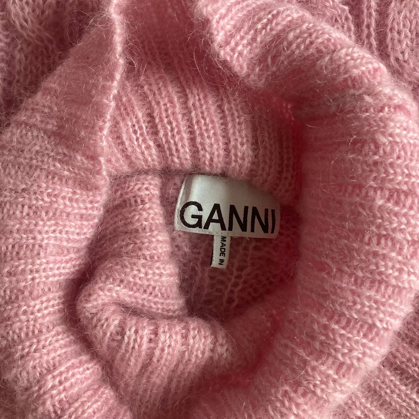 Ganni Maglioni & Felpe: Ganni High Neck Cropped Pullover Sweater In Pink – Usato da Bern venduto da nina.nmp 2
