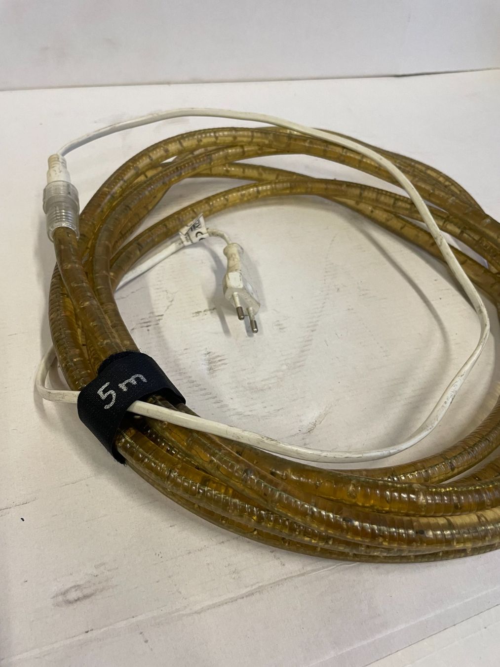 Ghirlande e barre luminose: Rubberlight gelb, gebraucht ca. 5m  (A100) – Usato da Däniken SO venduto da Profog1 1