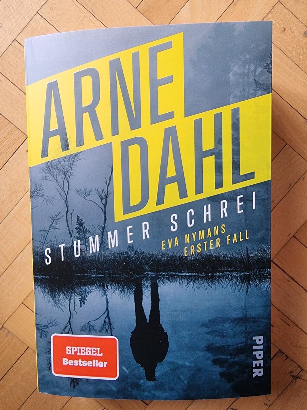 Bücher: Arne Dahl       Stummer Schrei – Gebraucht aus Arosa von horseracing