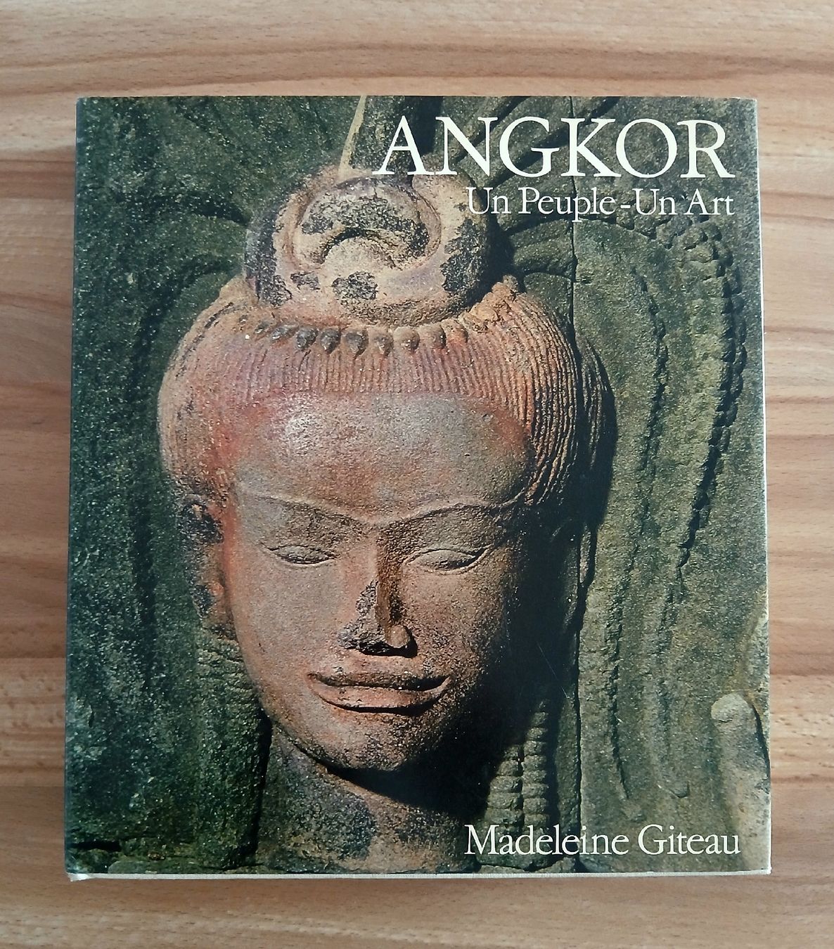 Libri: Angkor un peuple - un art – Usato da Le Sentier venduto da arc_2thy