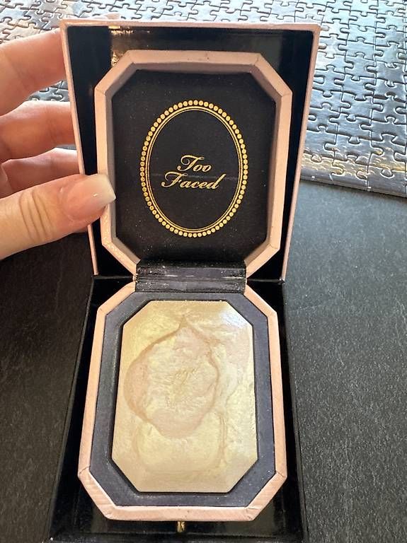 Make-up: Too Faced Light Diamond Fire Highlighter – Gebraucht aus Pfäffikon SZ von Melanie335