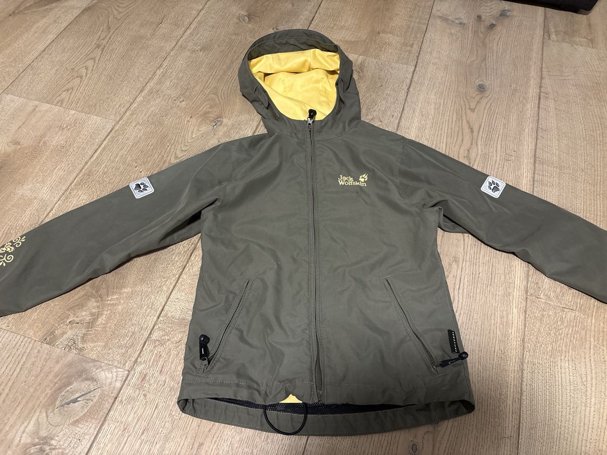 Jack Wolfskin Giacche & Cappotti: Jack Wolfskin Regenjacke Gr. 128 – Usato da Birmensdorf ZH venduto da Duraj