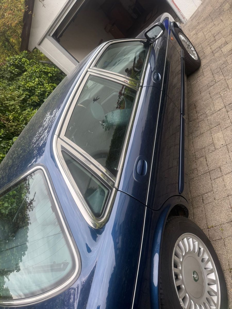 Jaguar Automobili: Jaguar Sovereign 4.0 (1995) – Usato da Lausen venduto da man_7yld 5