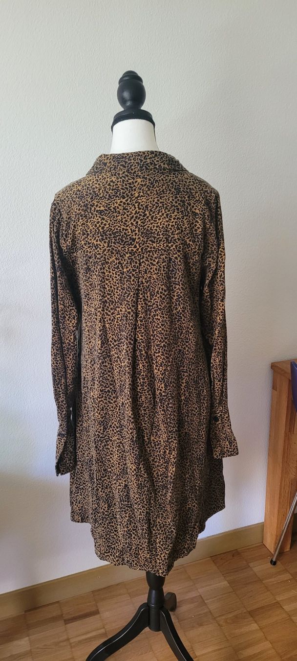Robes: Herbstliches Leopardenkleid – D'occasion à Olten par ali_p5tn 2
