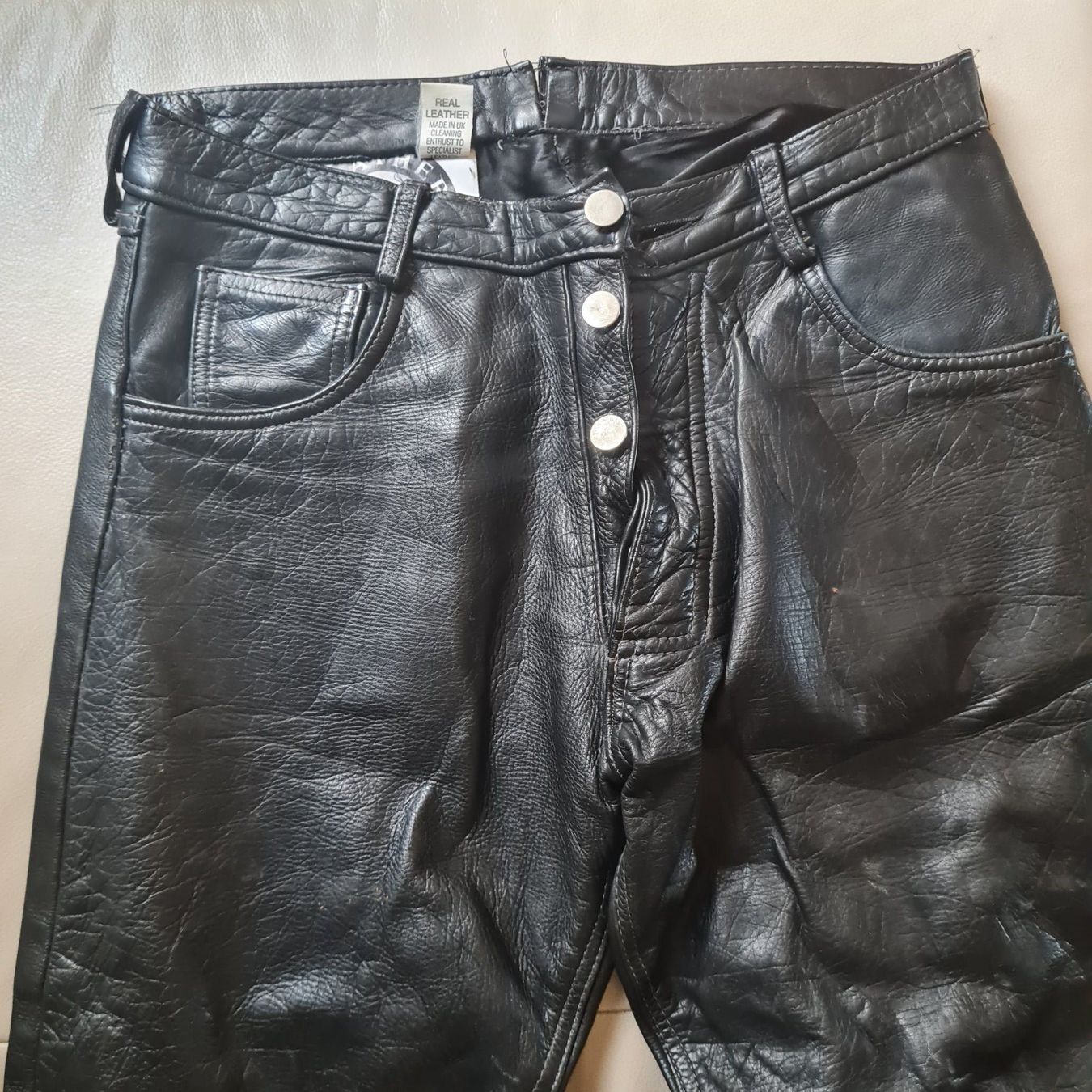 Pantaloni: Lederhose in schwarz , Grösse S – Usato da Coeuve venduto da Nelly2 1
