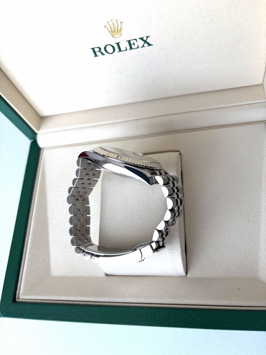 Rolex Montres: Rolex Datejust 41mm Silver 2025 – Neuf (Voir description) à Zürich par masako 8