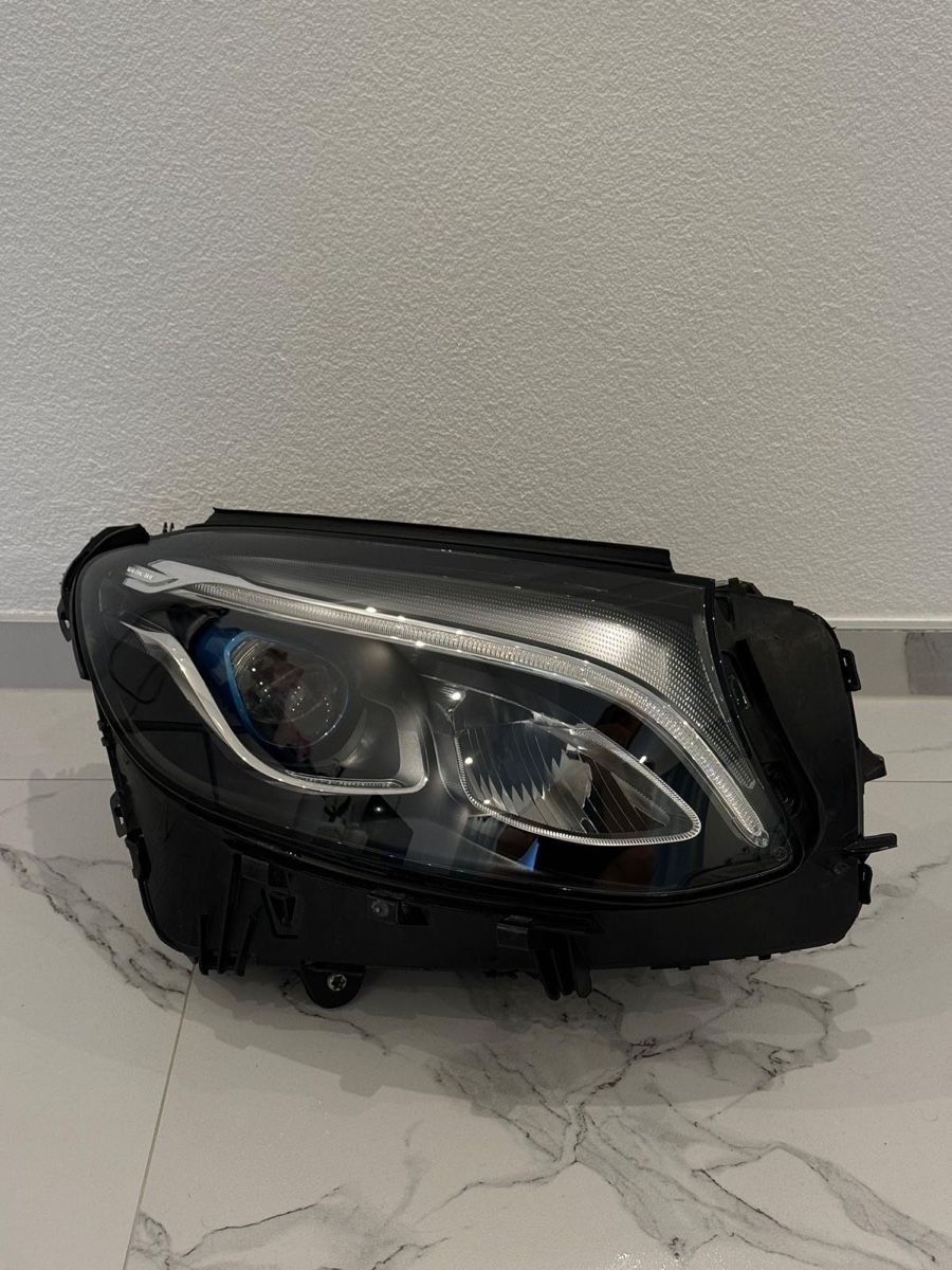 Mercedes-Benz Fari: Scheinwerfer Mercedes GLC W253 Hybrid – Usato da Conthey venduto da Neoon2011