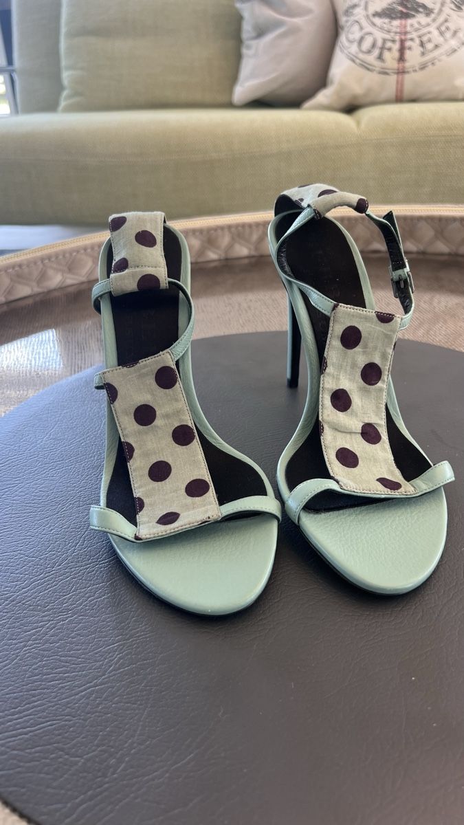 Burberry Scarpe da donna: Burberry Sandals size 38  – Nuovo (secondo la descrizione) da Freienbach venduto da cri_9kly