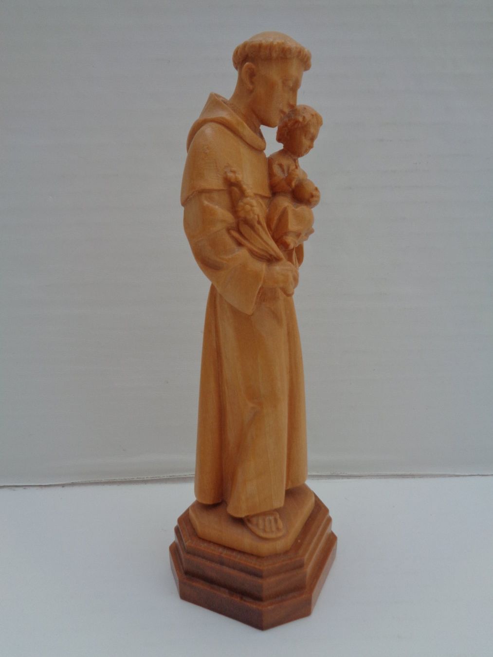 Statuette: Heiliger Antonius mit Kind aus Holz geschnitzt – Usato da Chur venduto da omonia 1