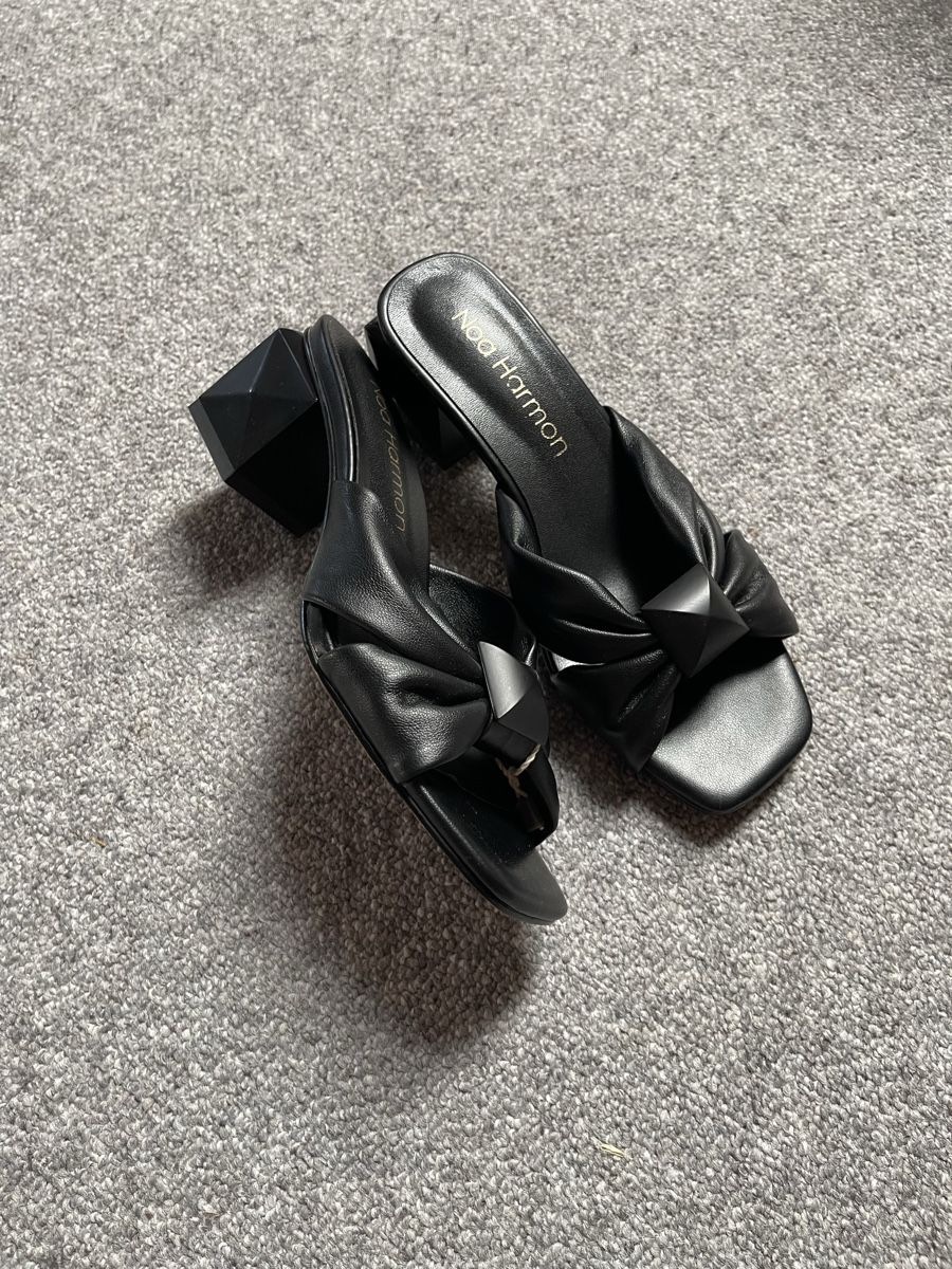 Scarpe da donna: Noa Harmon sandals black leather size 37 new – Nuovo e nell'imballaggio originale da Bellinzona venduto da Martayana 4