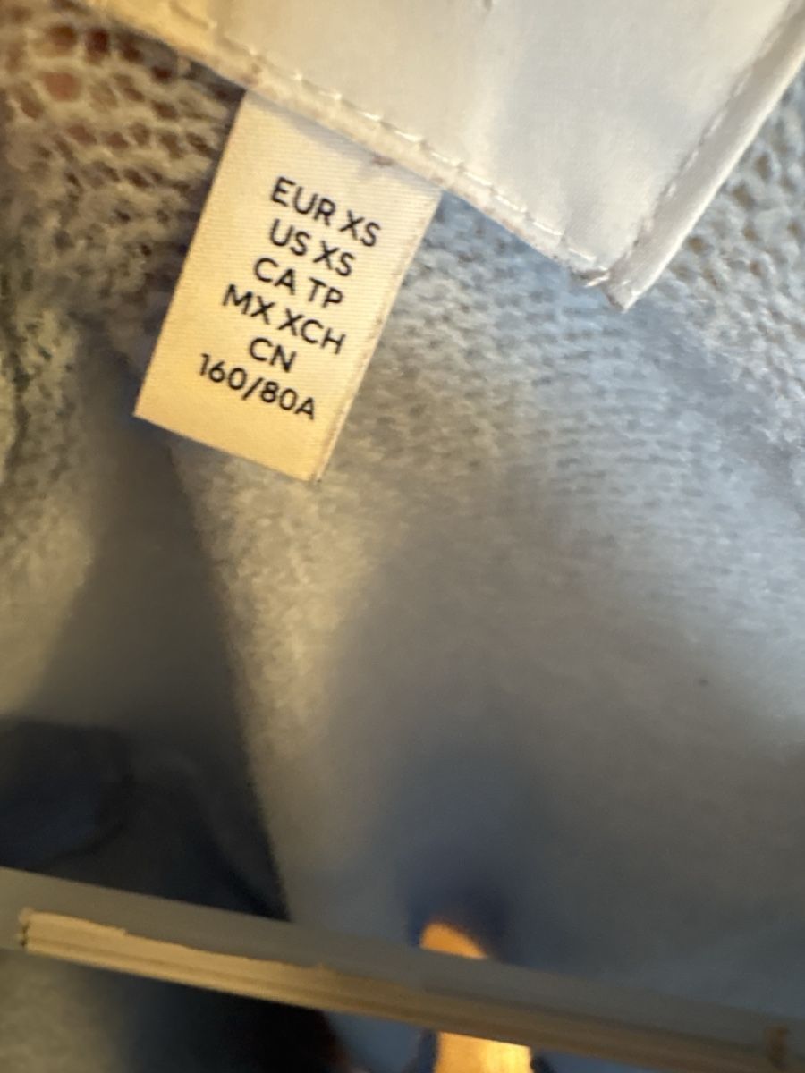 H&M Top: Pull doux bleu clair H&M - Taille XS – Usato da Genève venduto da pet_sh52 2