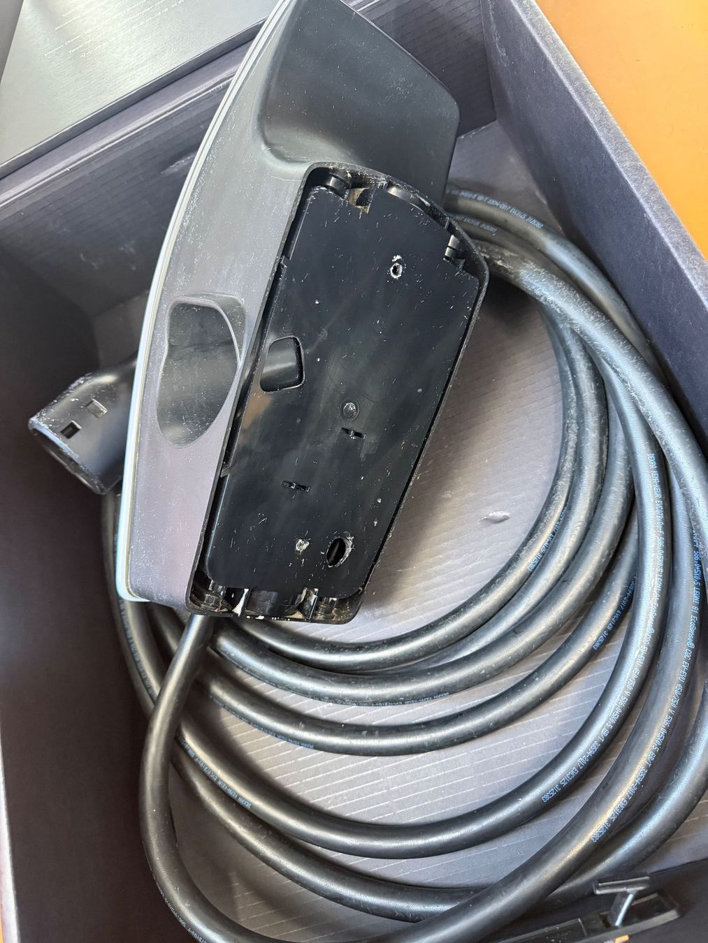 Tesla Batterie-Ladegeräte: Tesla Wall Connector Generation 3 – Gebraucht aus Dietlikon von ComdatAG 4