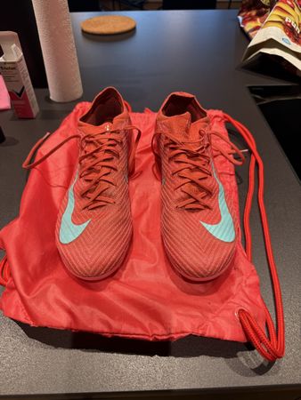 Nike Mercurial Fussballschuhe, Grösse 10.5 - Top Zustand!