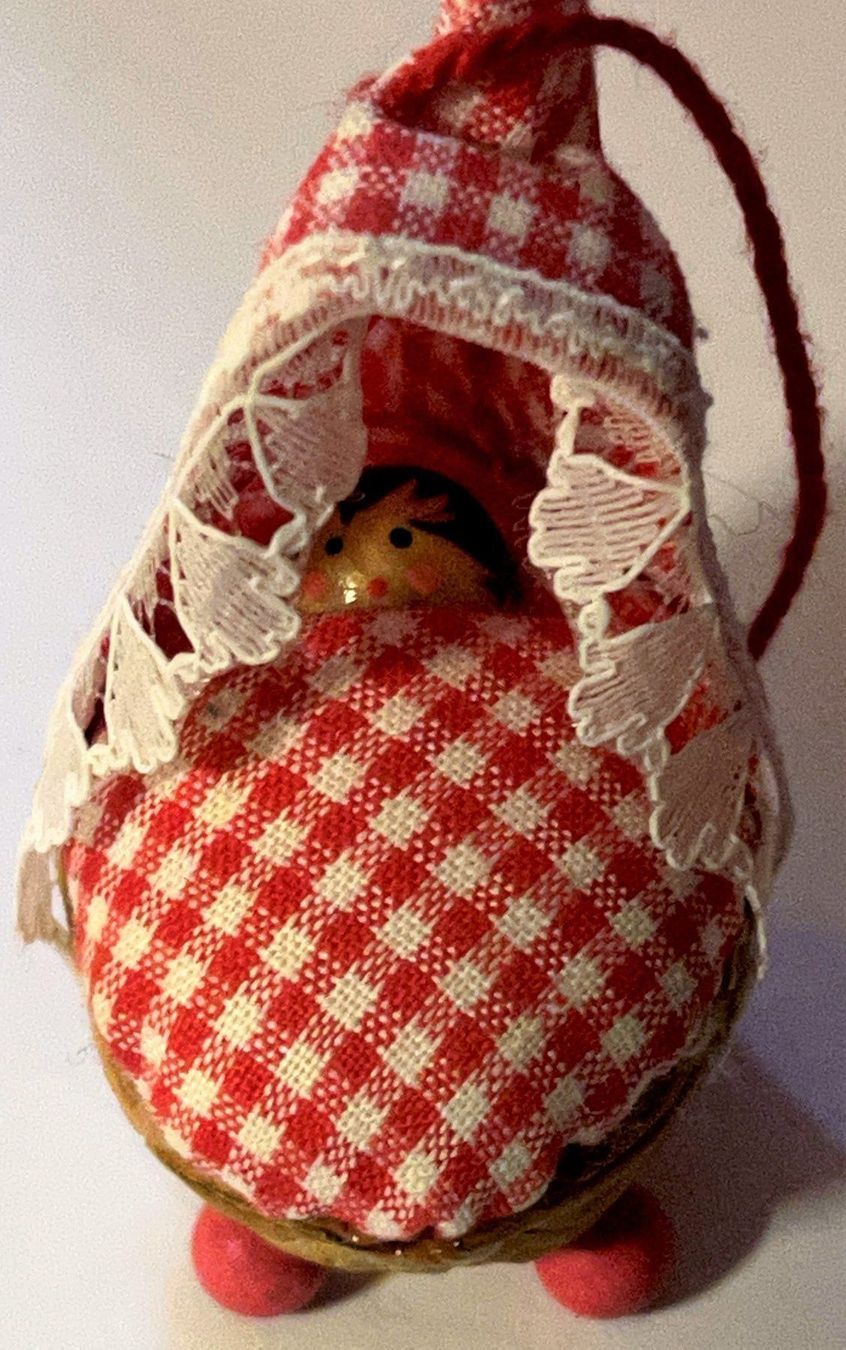 Tutte le decorazioni: Christbaumanhänger Nusswiege mit Kind – Nuovo (secondo la descrizione) da Lutzenberg venduto da Pinschi01