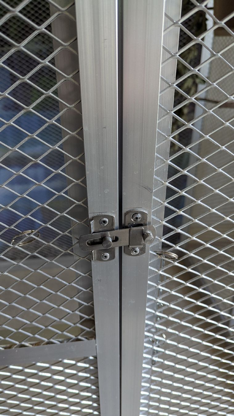 Cages, transport & sécurité: Grosse Vogelvoliere mit Türe – D'occasion à Rupperswil par Svelos 3